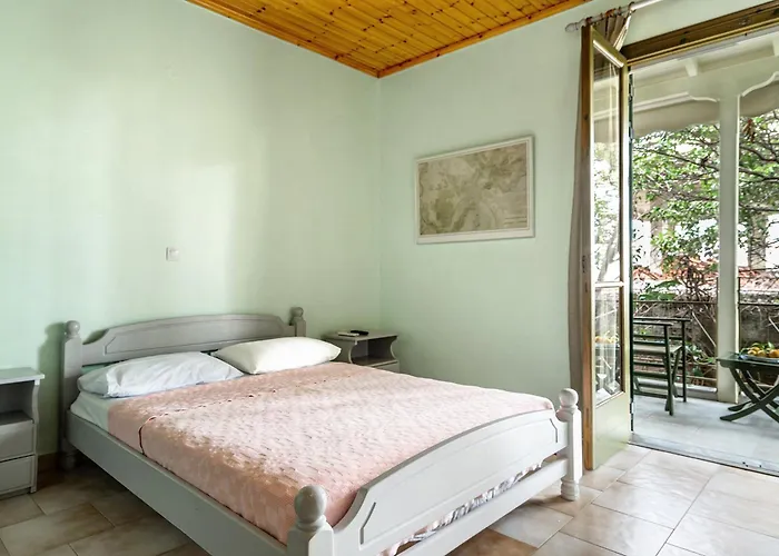 Old Boat Double 9 Apartment